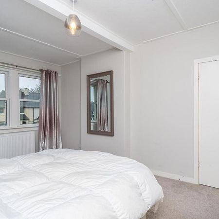 Pass The Keys Cosy And Spacious 2 Beds Flat With - Free Parking Edinburgh Buitenkant foto