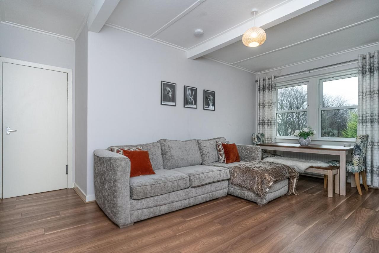 Pass The Keys Cosy And Spacious 2 Beds Flat With - Free Parking Edinburgh Buitenkant foto