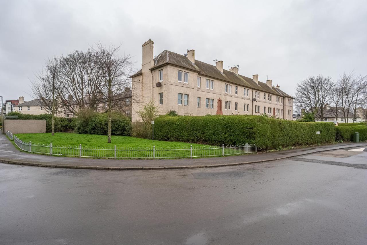 Pass The Keys Cosy And Spacious 2 Beds Flat With - Free Parking Edinburgh Buitenkant foto