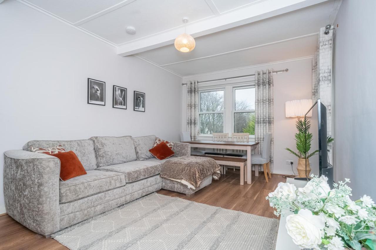 Pass The Keys Cosy And Spacious 2 Beds Flat With - Free Parking Edinburgh Buitenkant foto